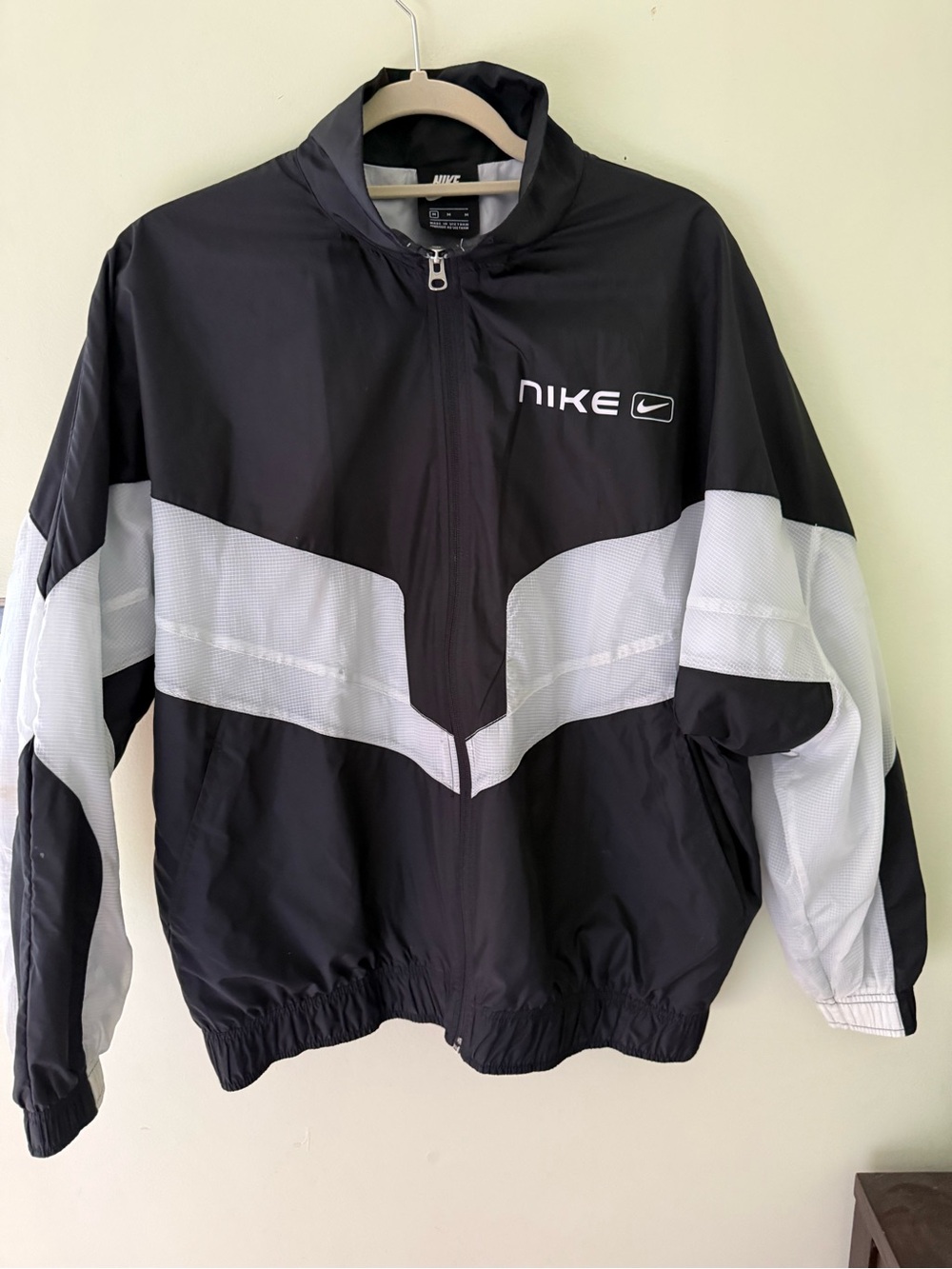 Nike Retro Windrunner Unisex  Jacket M